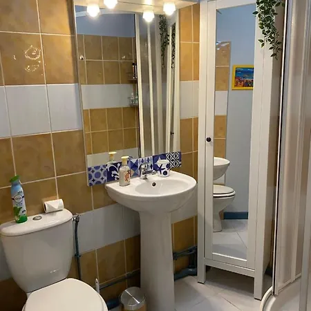 Meuble Classe Carmes , Entree Autonome, Wifi, Climatise, Petit Parking Prive Toulouse