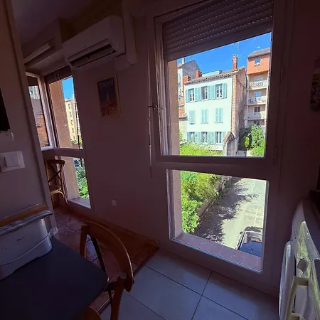 Meuble Classe Carmes , Entree Autonome, Wifi, Climatise, Petit Parking Prive Lägenhet *
