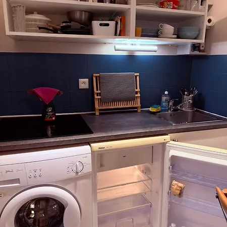 Meuble Classe Carmes , Entree Autonome, Wifi, Climatise, Petit Parking Prive アパート