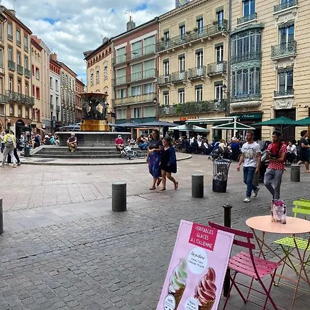 Meublé Tourisme Carmes 2 étoiles, Entrée Autonome,wifi, Climatisé, Petit Parking Privé * Toulouse