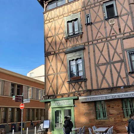 Meublé Tourisme Carmes 2 étoiles, Entrée Autonome,wifi, Climatisé, Petit Parking Privé