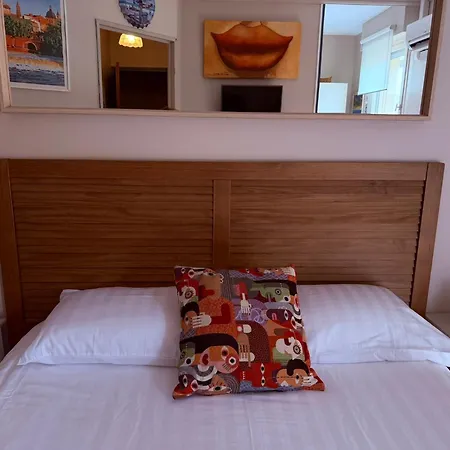 Meublé Tourisme Carmes 2 étoiles, Entrée Autonome,wifi, Climatisé, Petit Parking Privé Apartamento Toulouse