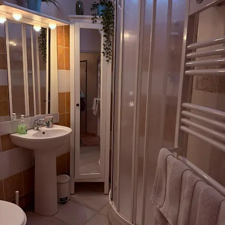 Meublé Tourisme Carmes 2 étoiles, Entrée Autonome,wifi, Climatisé, Petit Parking Privé Apartamento