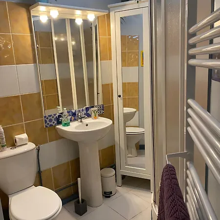 Apartman Meuble Classe Carmes , Entree Autonome, Wifi, Climatise, Petit Parking Prive Toulouse
